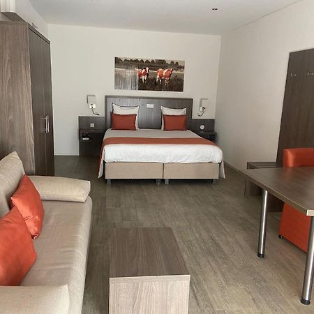 De Twee Linden Otel Beneden-Leeuwen Dış mekan fotoğraf