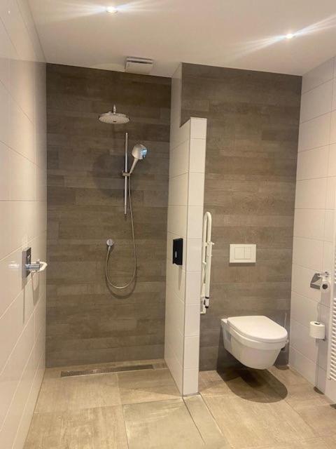 De Twee Linden Otel Beneden-Leeuwen Dış mekan fotoğraf