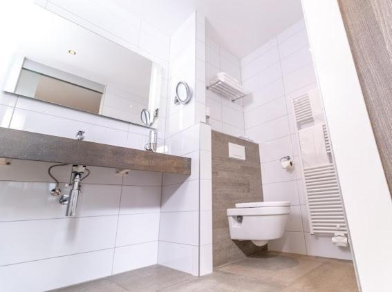 De Twee Linden Otel Beneden-Leeuwen Dış mekan fotoğraf
