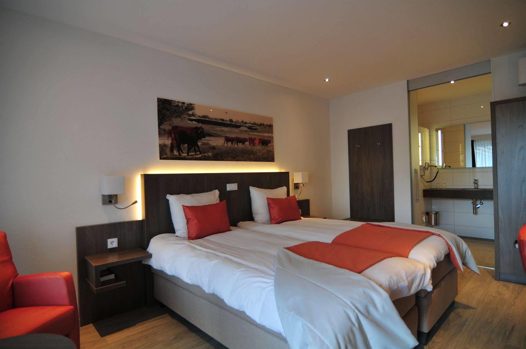 De Twee Linden Otel Beneden-Leeuwen Dış mekan fotoğraf